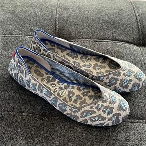 Leopard sz 8 Rothy’s flats